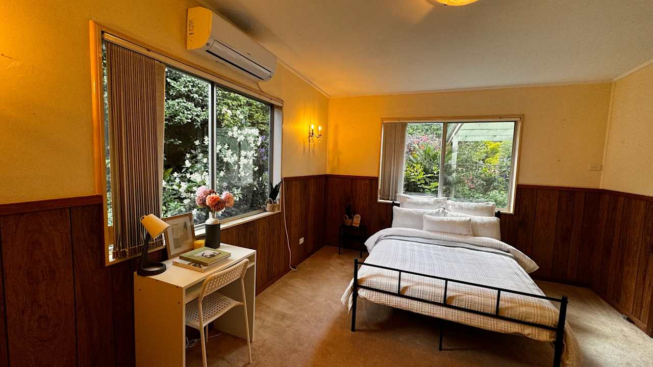 Furnished room in a flatshare