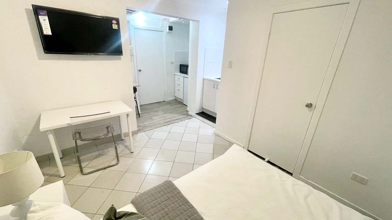 Room studio flat for rent