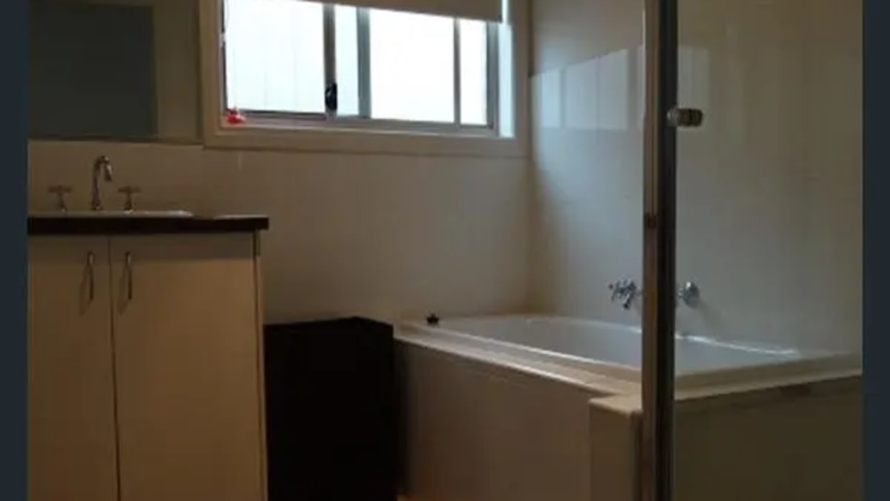 Room in a share house