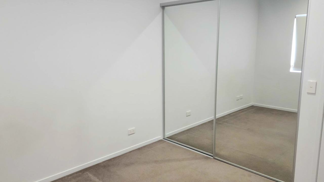 Unfurnished room with own bathroom