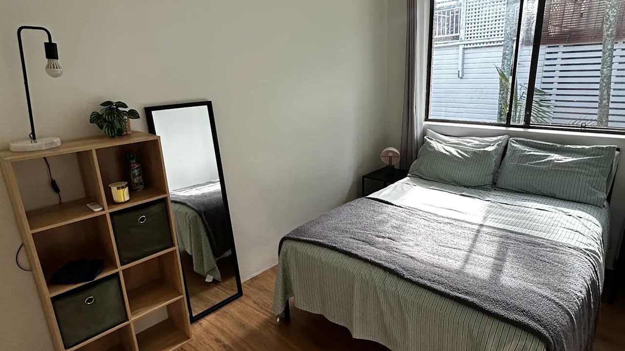 Furnished room in a flatshare