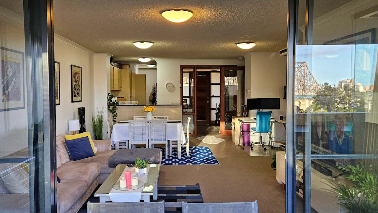 Unfurnished room with ensuite in a flatshare