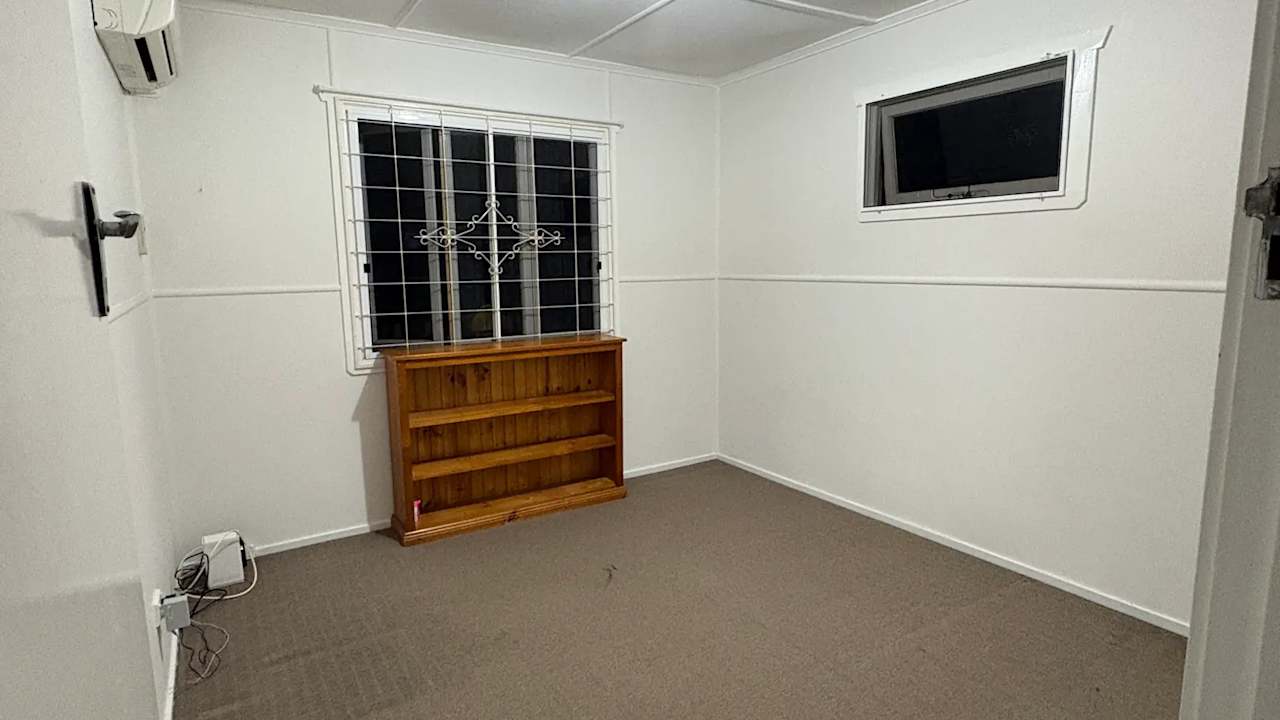 Room in a share house