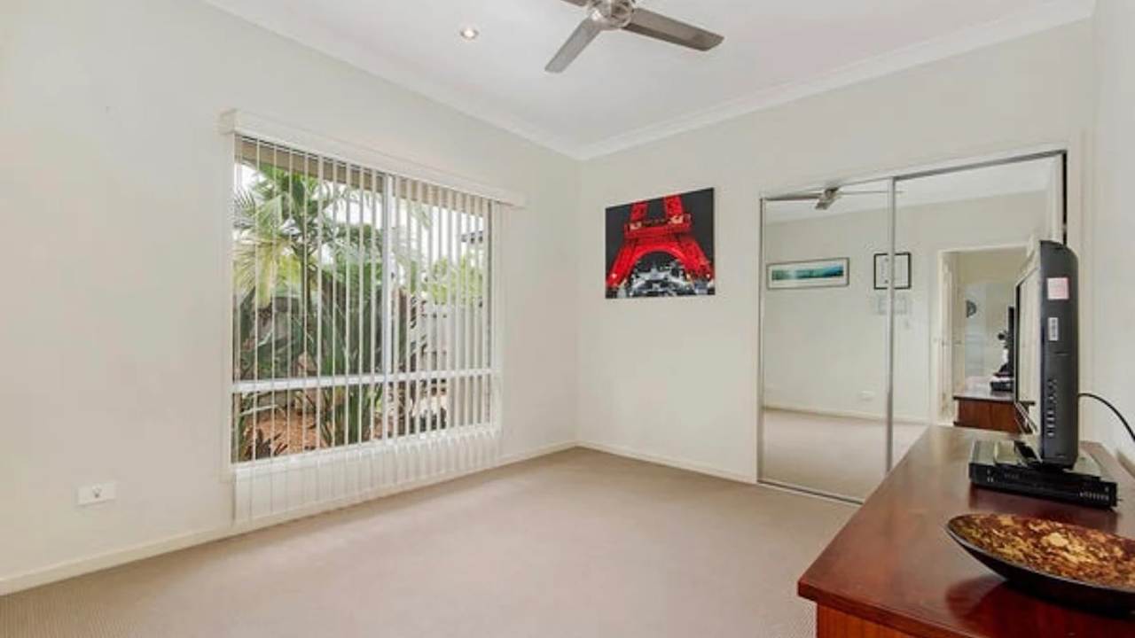 Unfurnished room in a share house