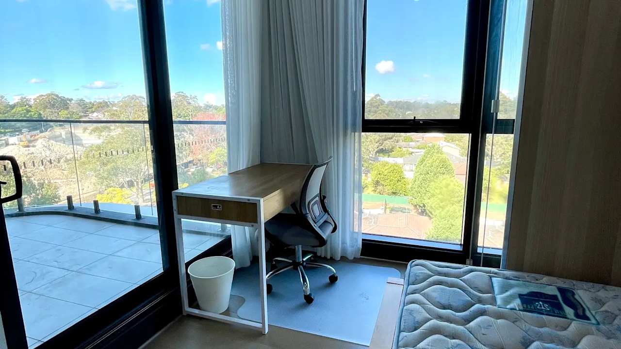 Furnished room in a flatshare