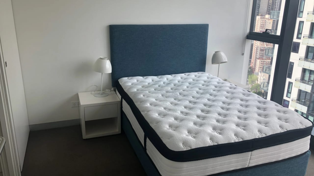 Furnished room with ensuite in a flatshare