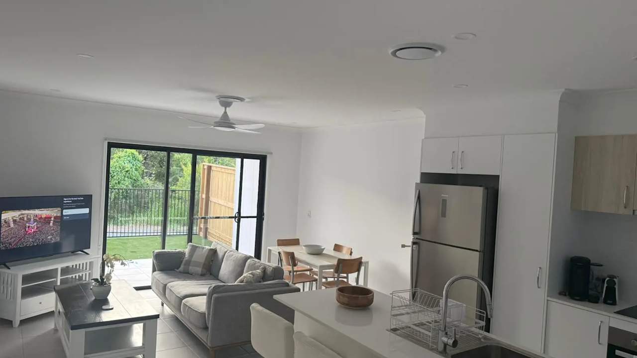 Room in a share house