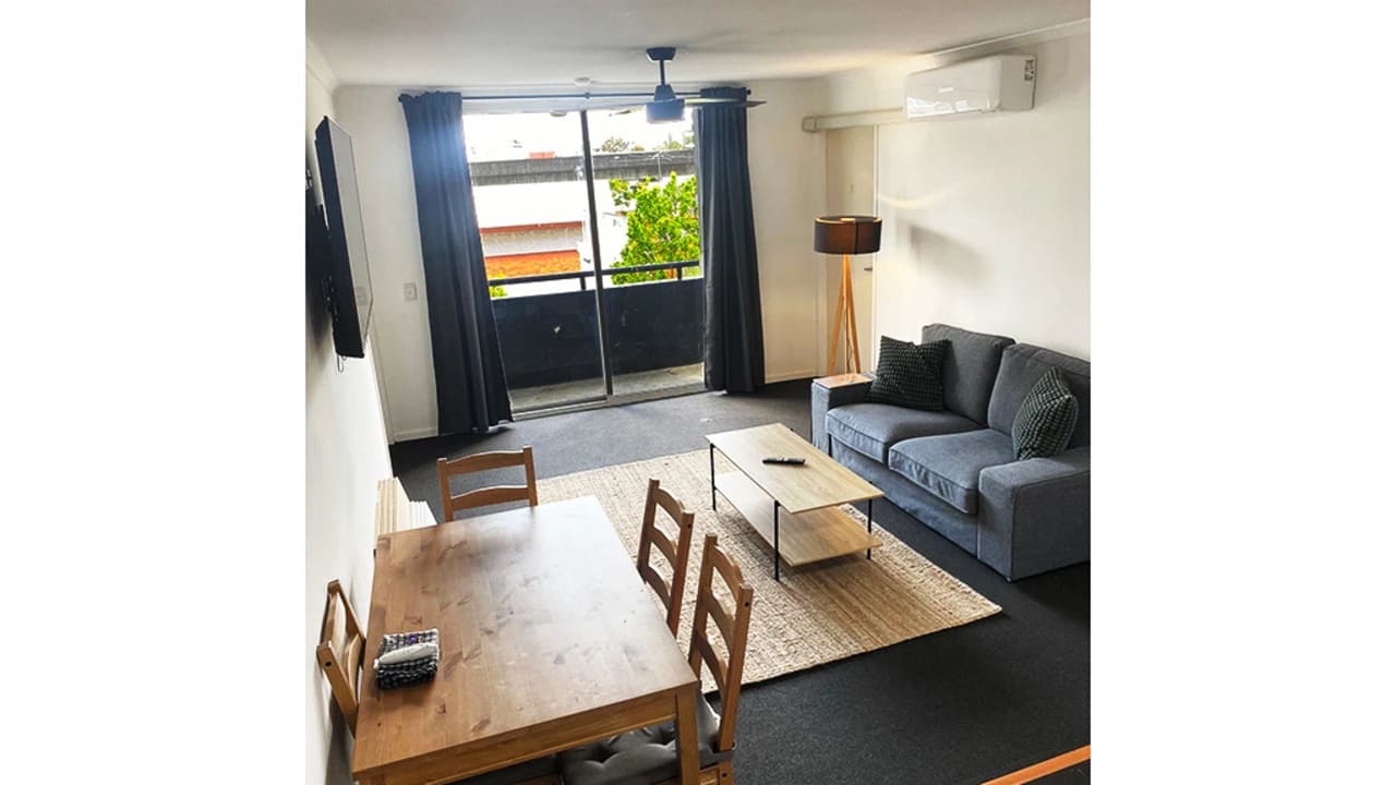 Furnished room in a flatshare