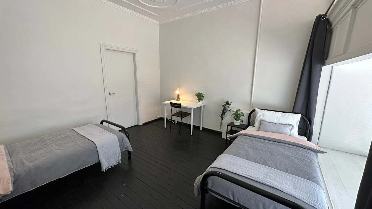 Furnished room in a flatshare
