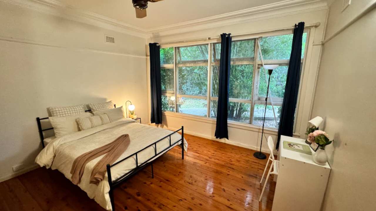 Furnished room in a flatshare