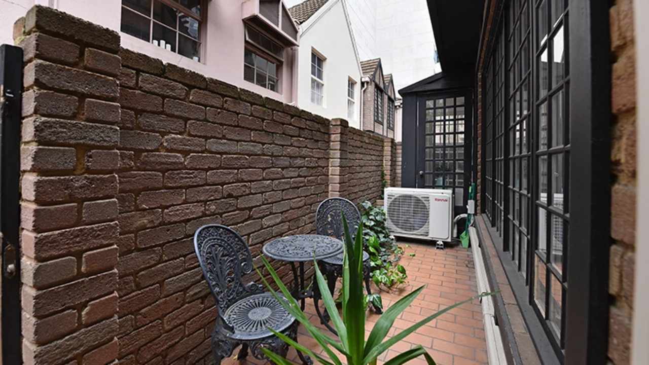 Whole property with 2 rooms for rent