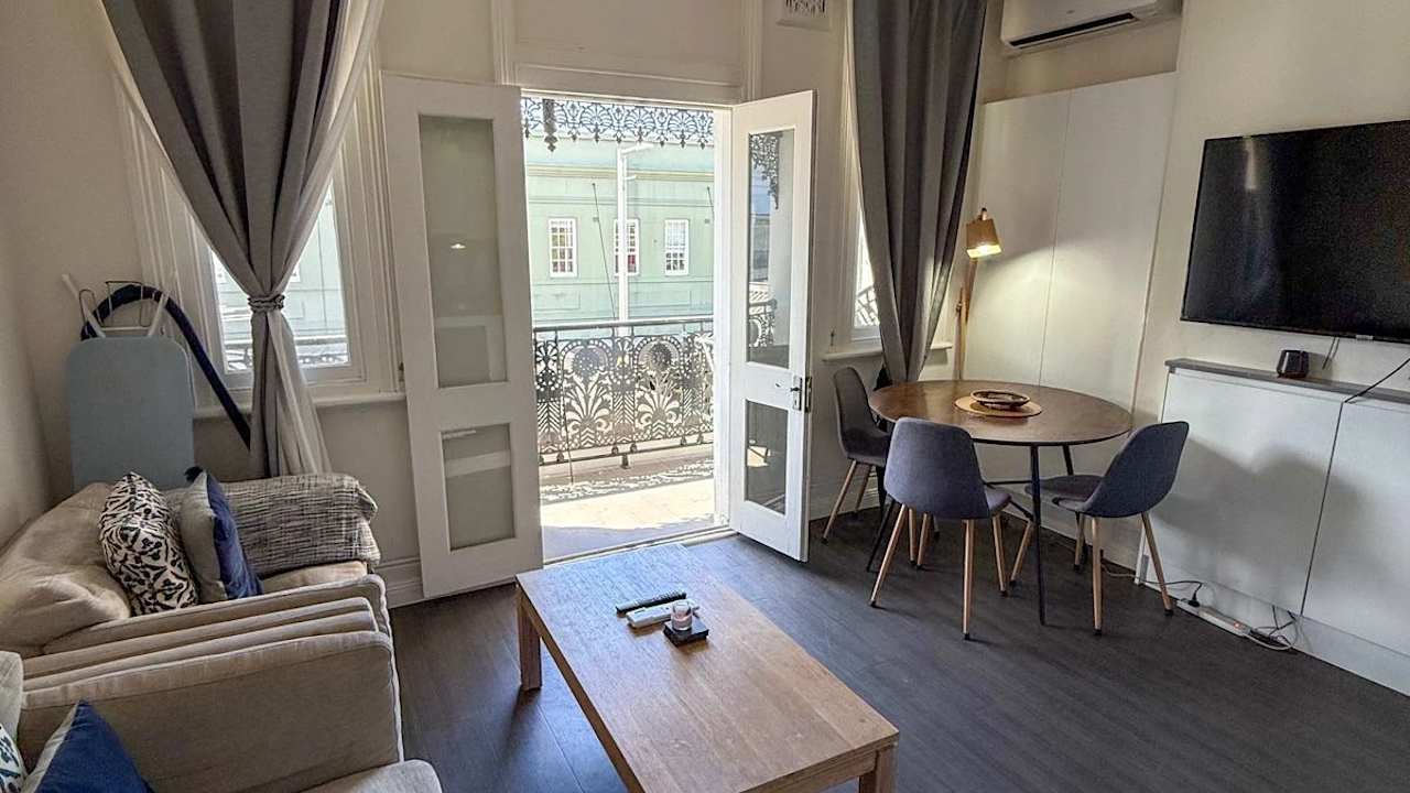 Furnished room in a flatshare