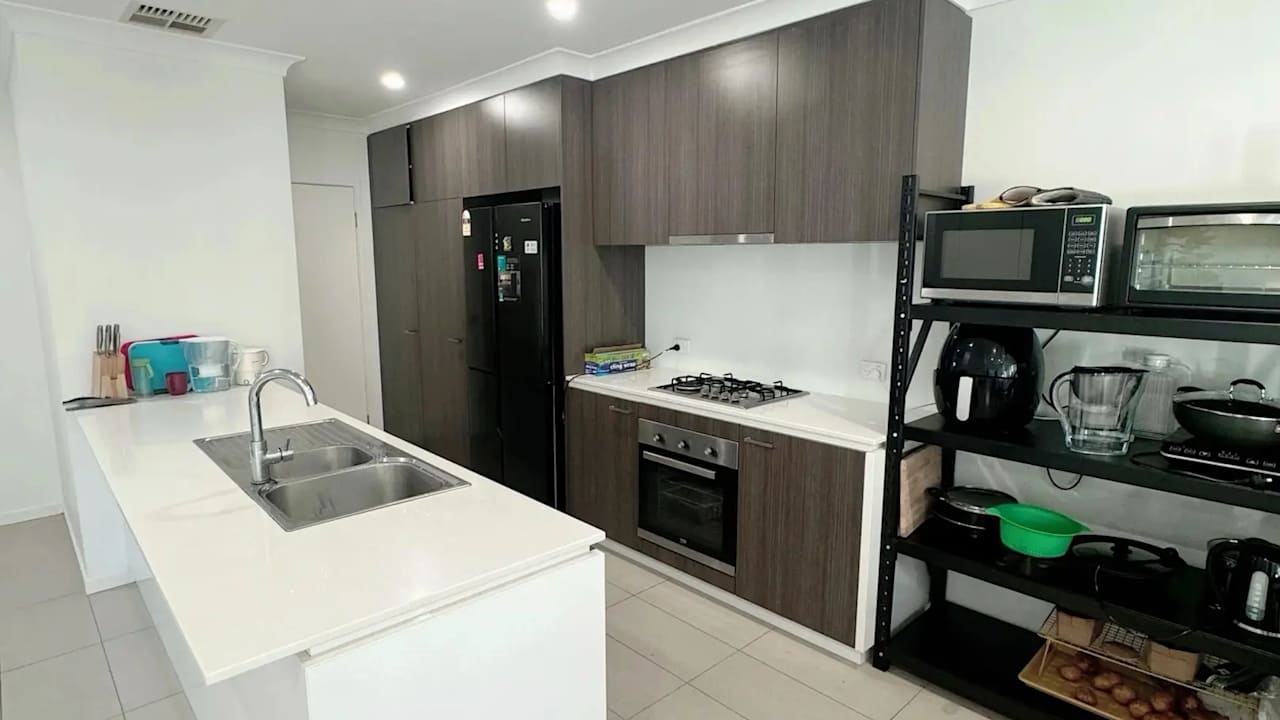 Furnished room in a flatshare