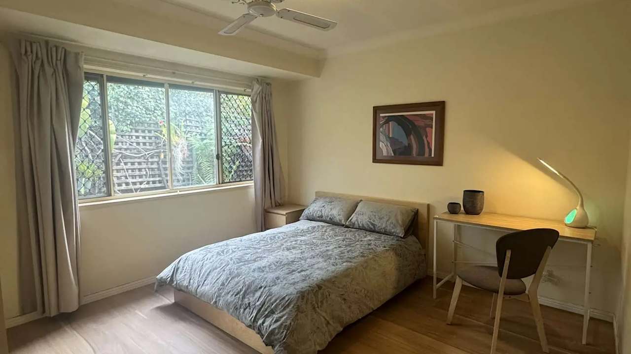 Furnished room in a share house