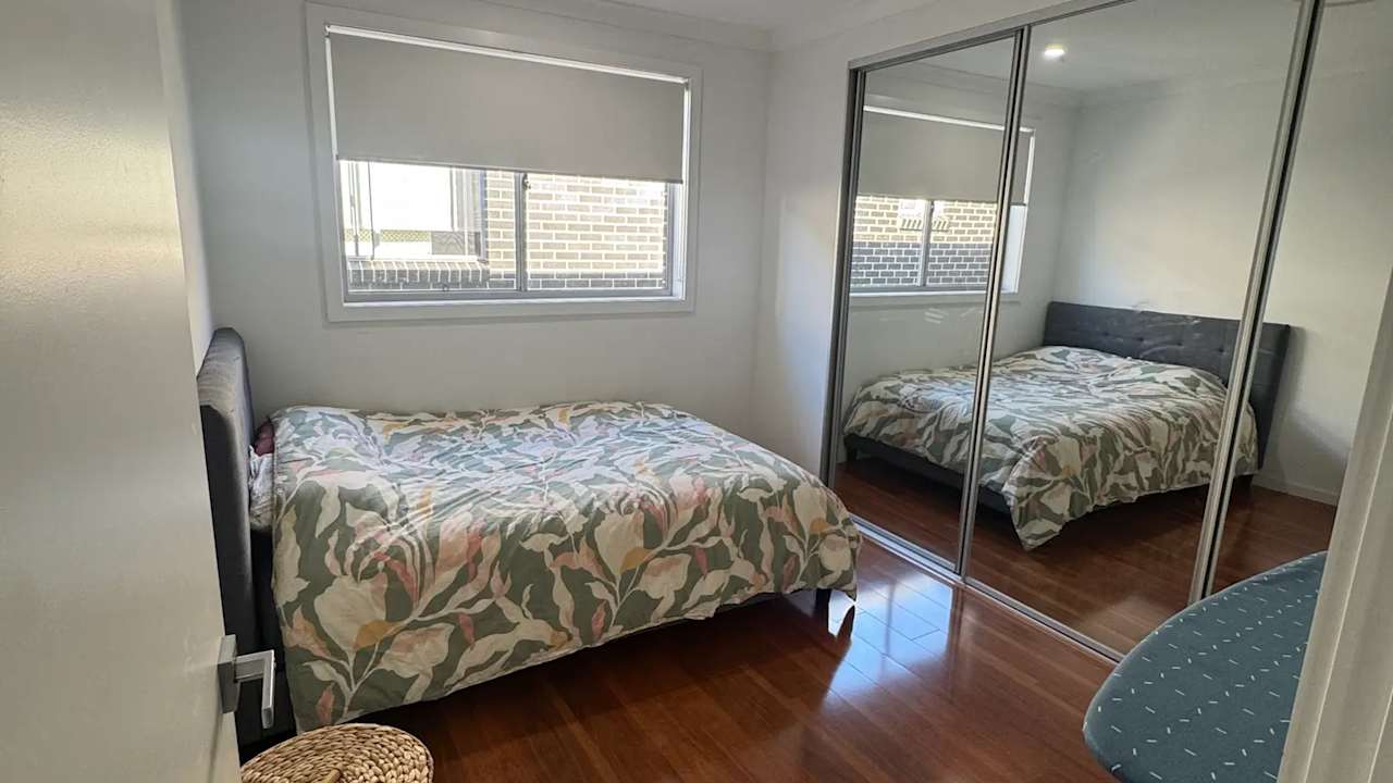 Unfurnished room in a share house