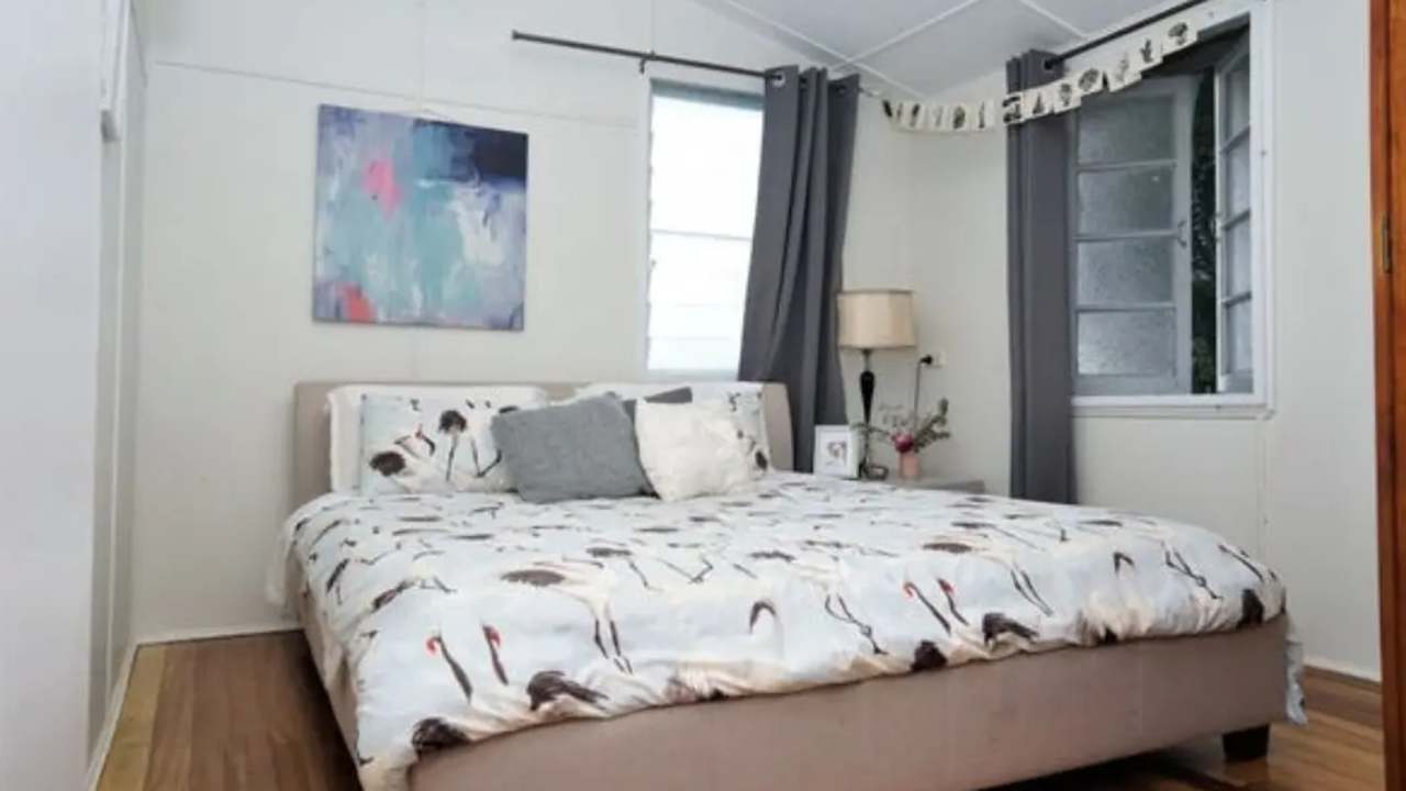 Room in a share house