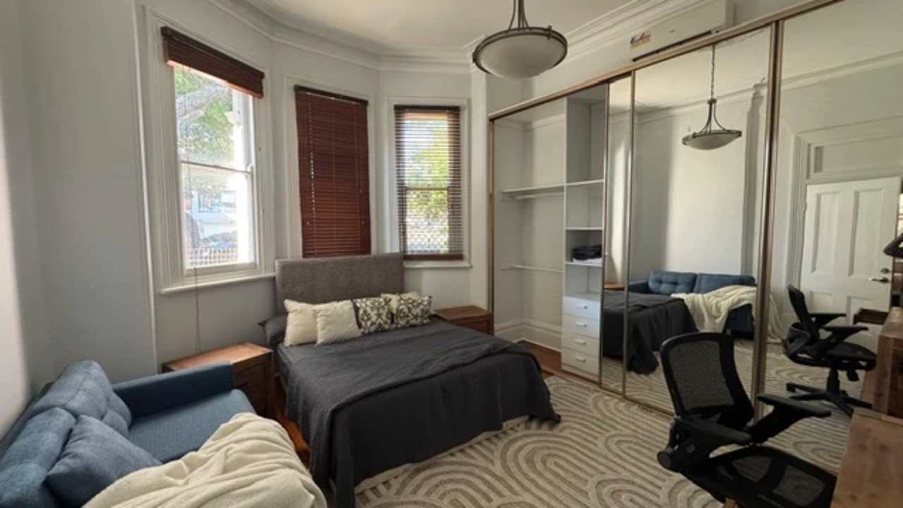 Furnished room in a share house