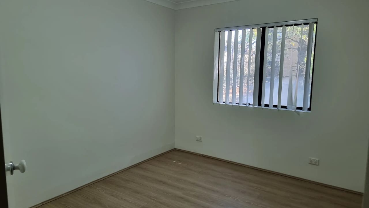 Unfurnished room in a flatshare
