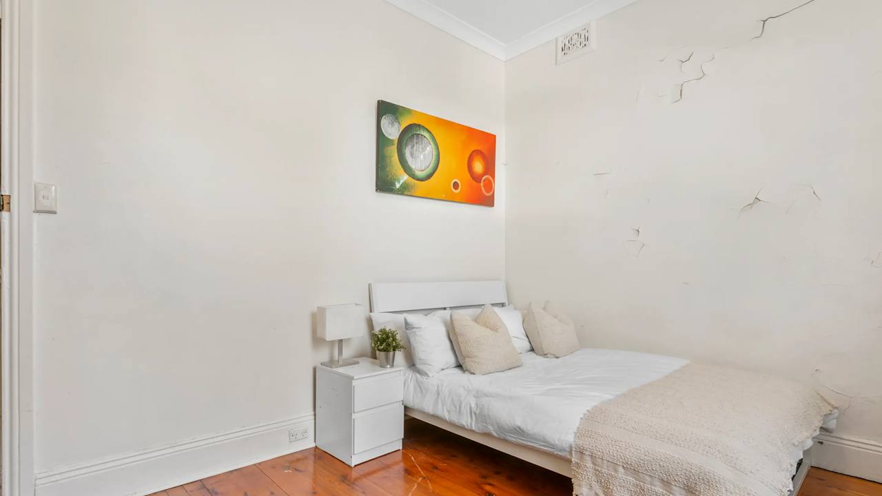 Furnished room in a share house
