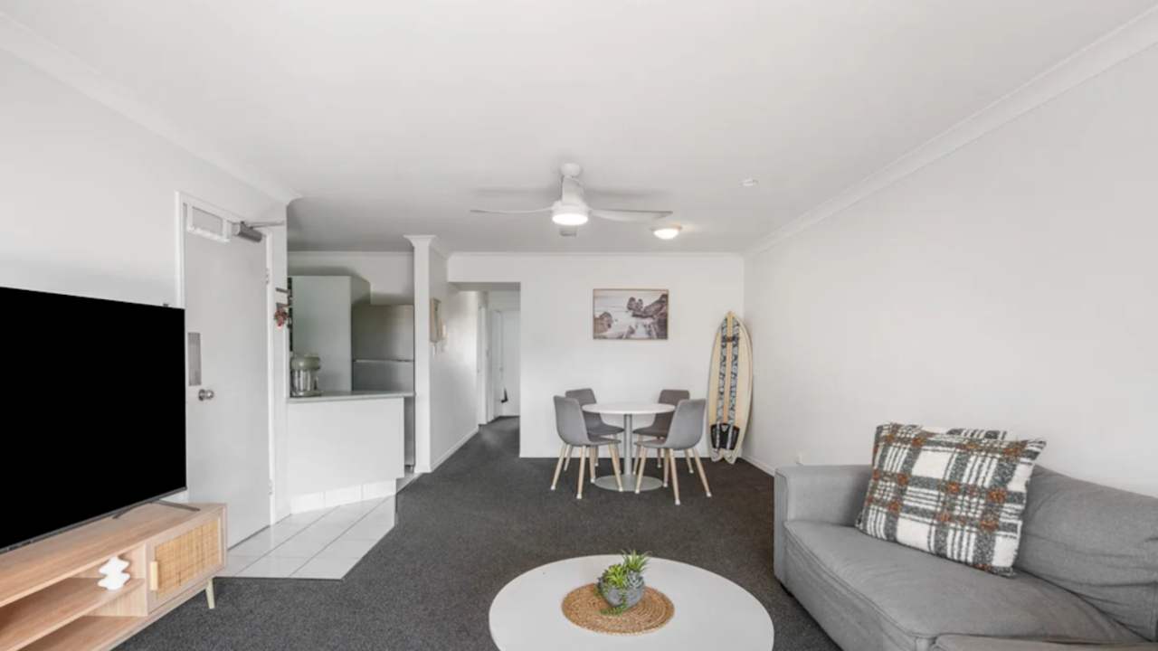 Whole property with 2 rooms for rent