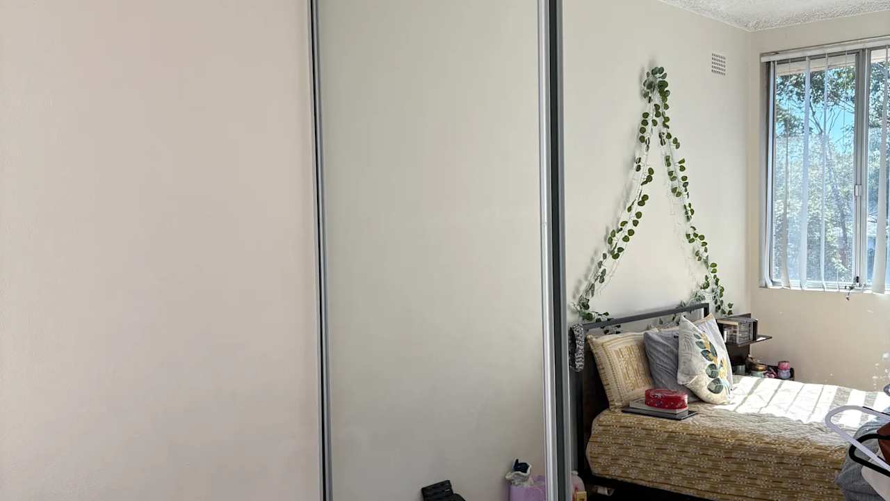 Unfurnished room in a flatshare