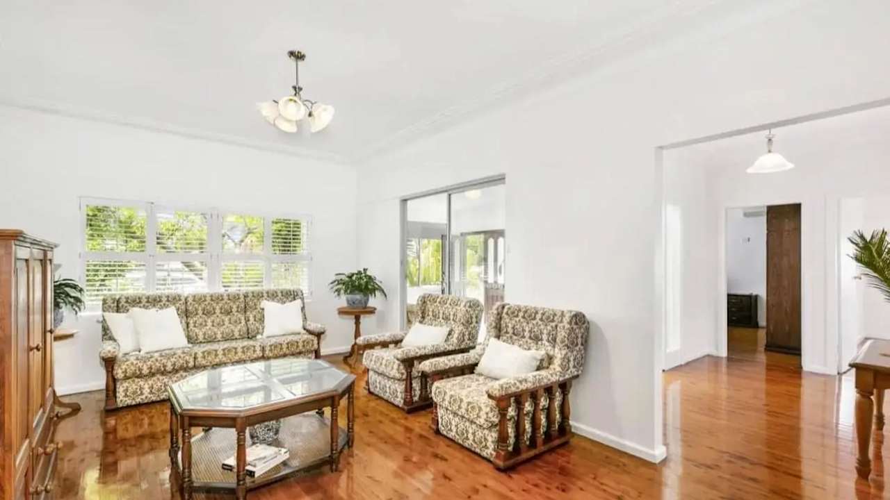 Furnished room in a share house