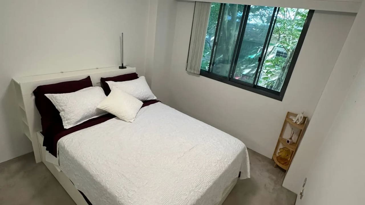 Furnished room in a flatshare