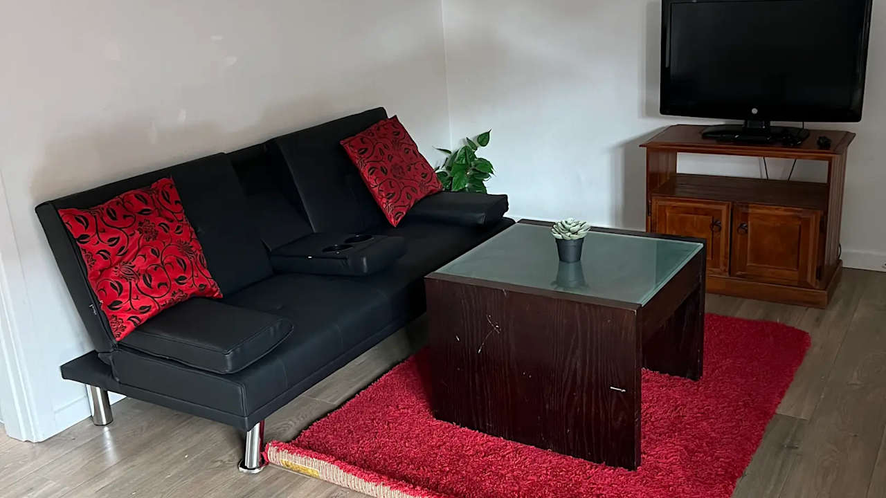 Whole property with 2 rooms for rent