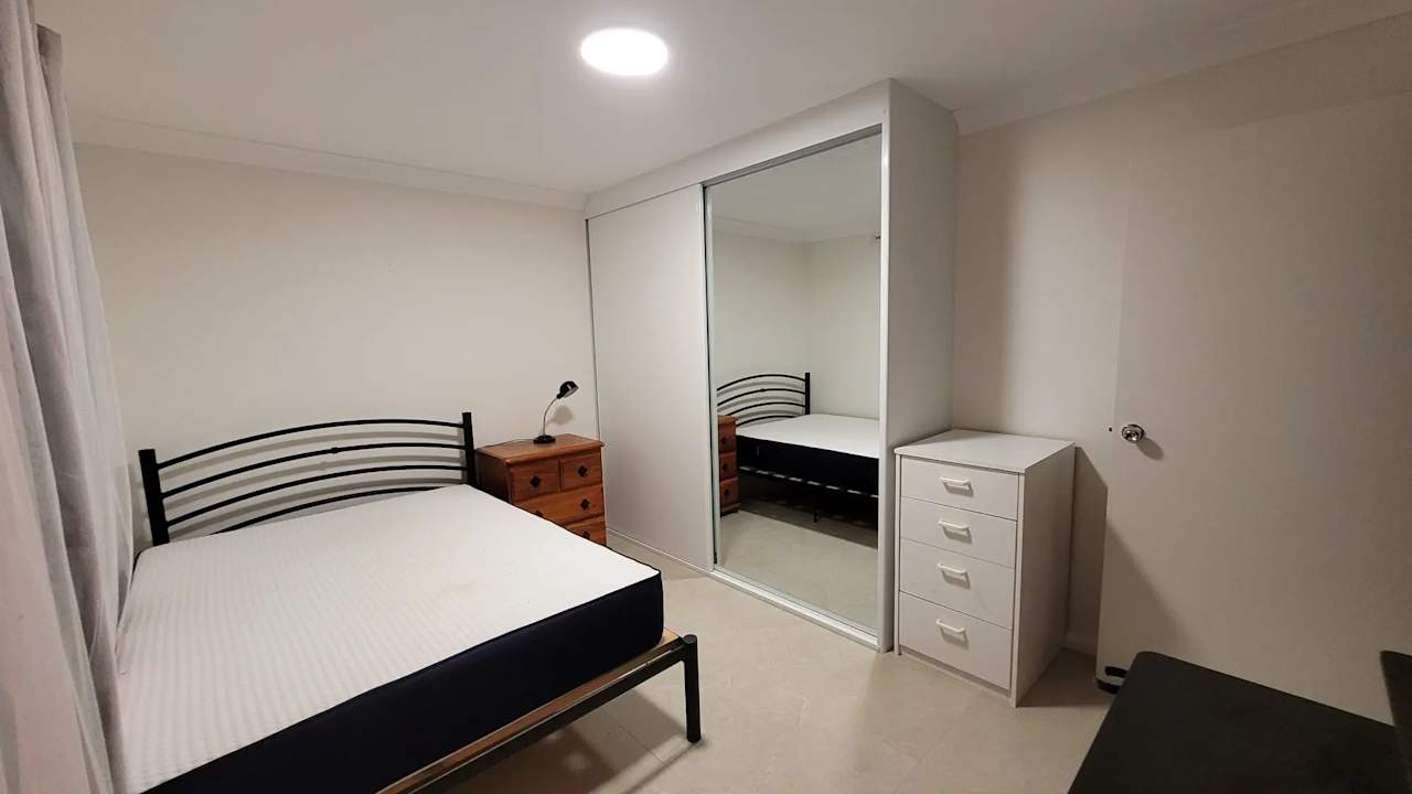 Room in a share house