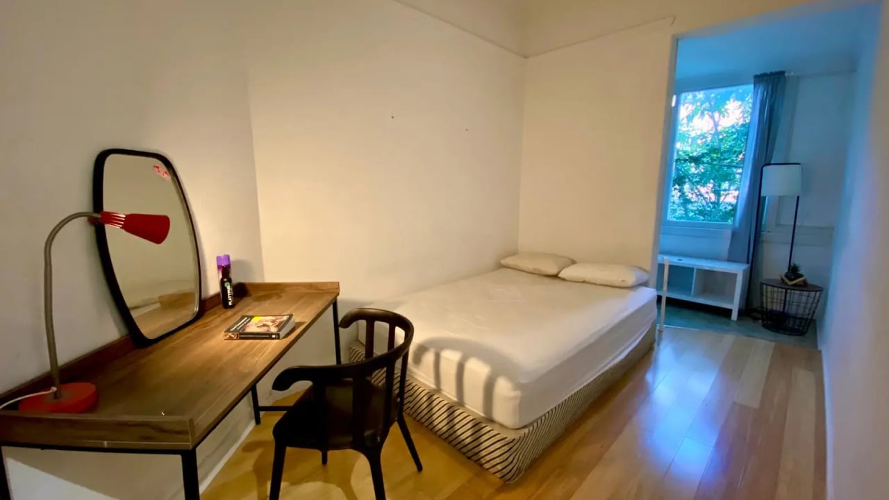 Furnished room in a share house