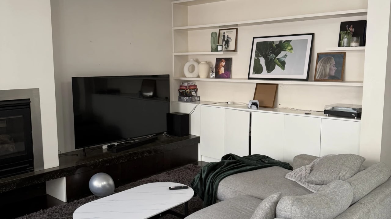 Unfurnished room with own bathroom