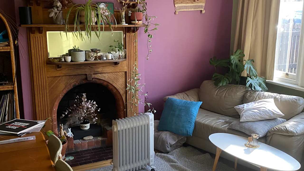 Room in a share house