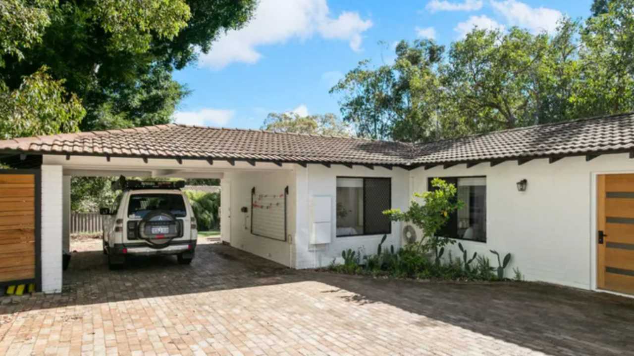 Whole property with 3 rooms for rent