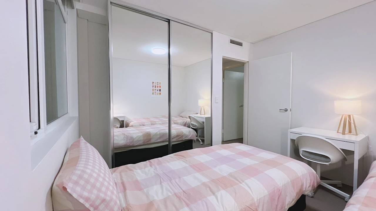 Furnished room in a flatshare