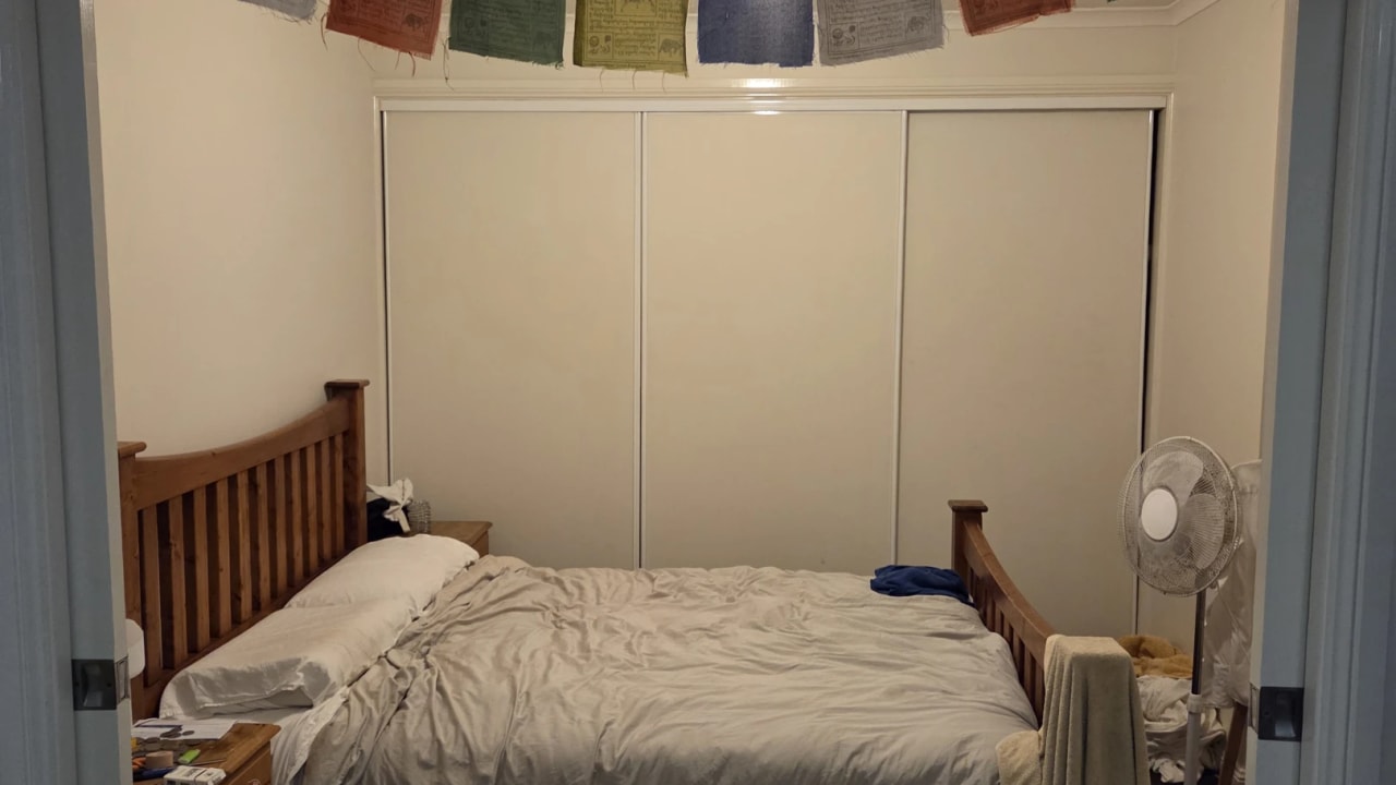 Unfurnished room in a flatshare