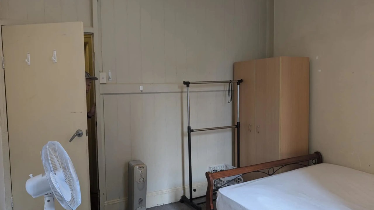 Furnished room in a share house