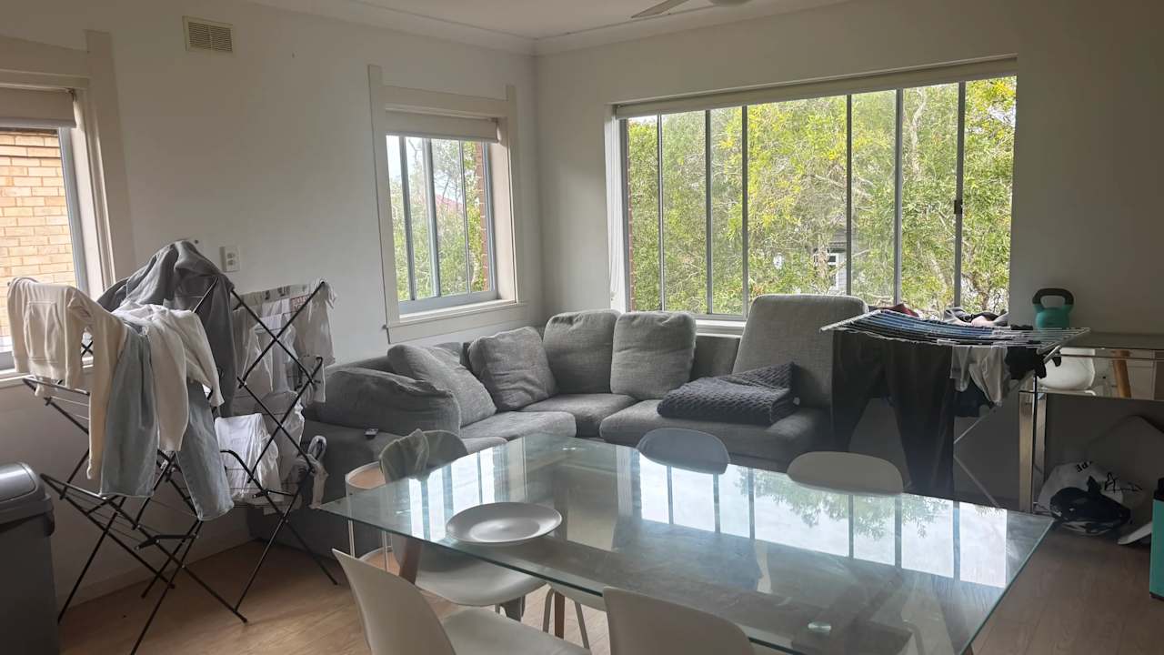 Furnished room in a flatshare