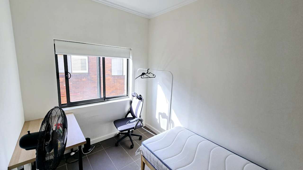 Furnished room in a flatshare