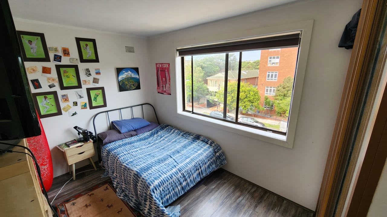 Unfurnished room in a flatshare