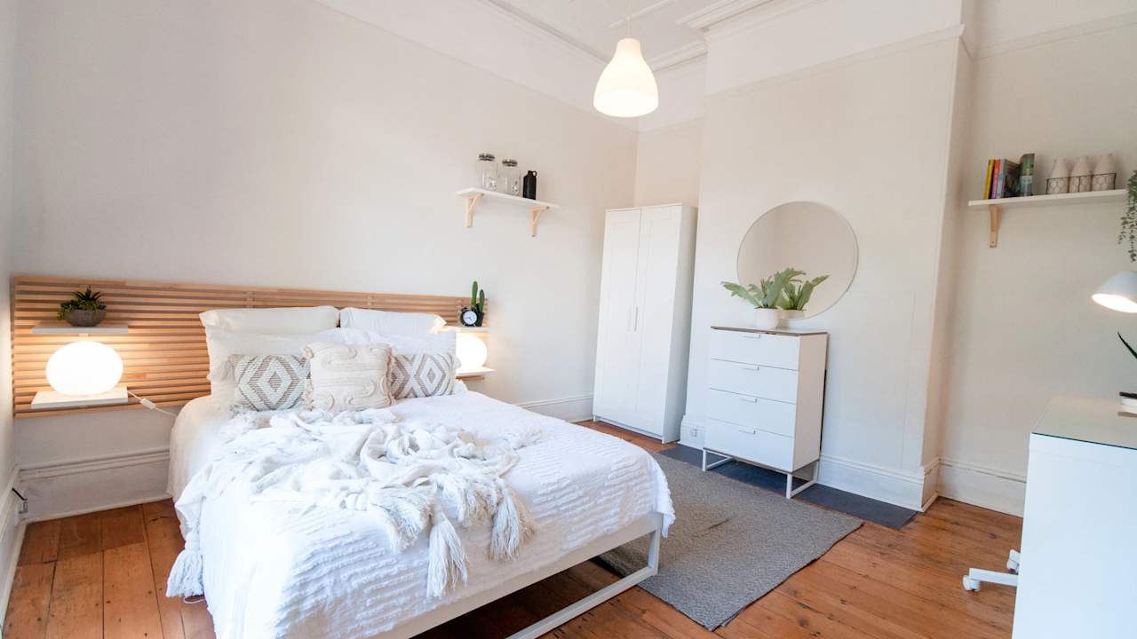 Furnished room in a share house