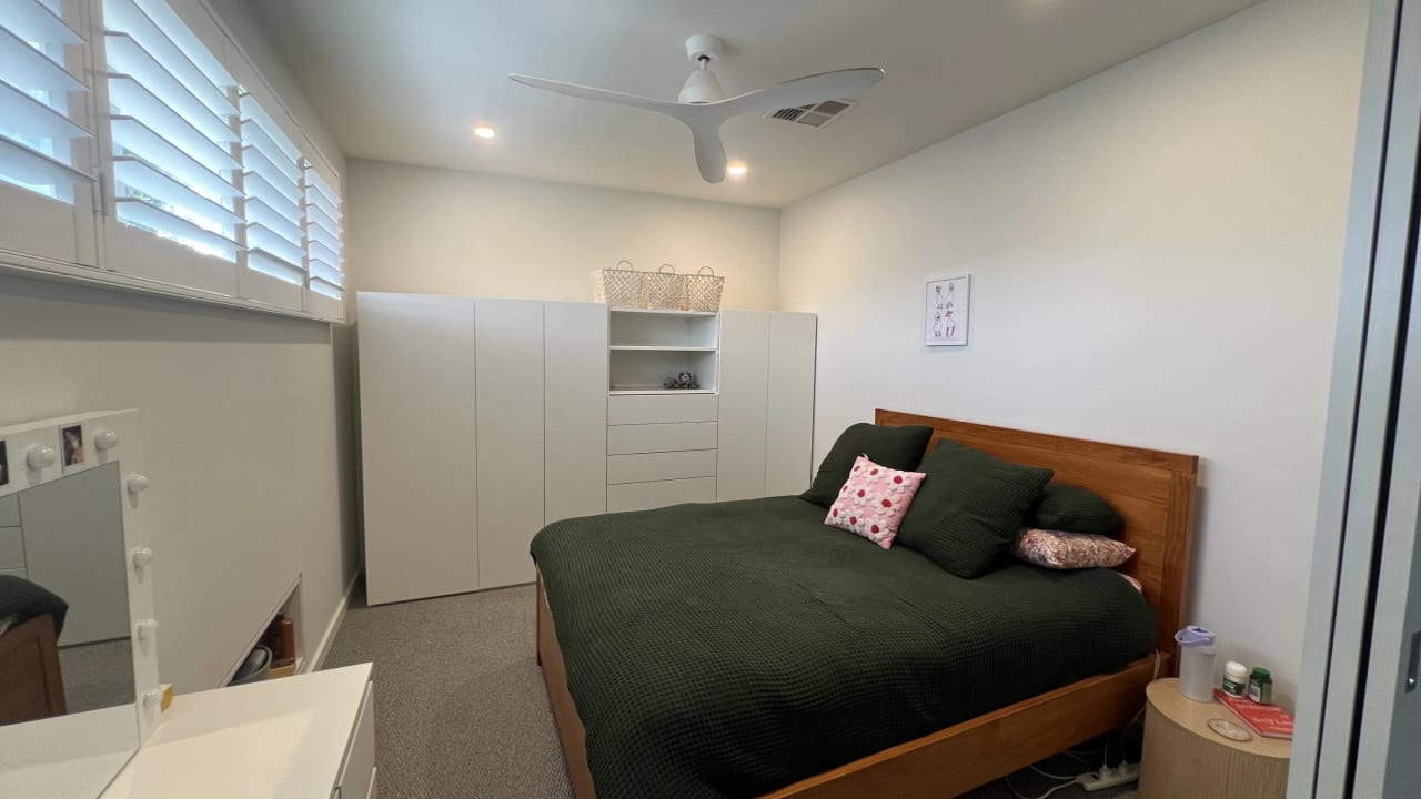 Room in a share house