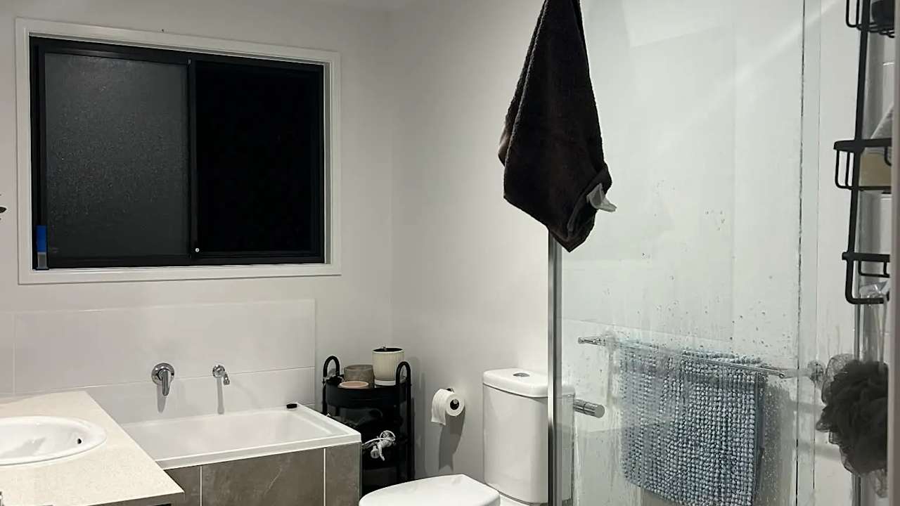 Unfurnished room in a share house