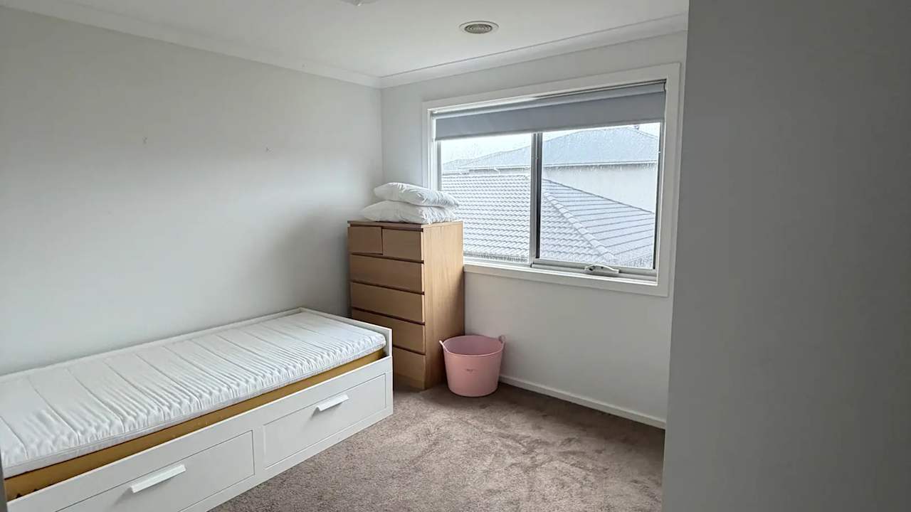 Room in a share house