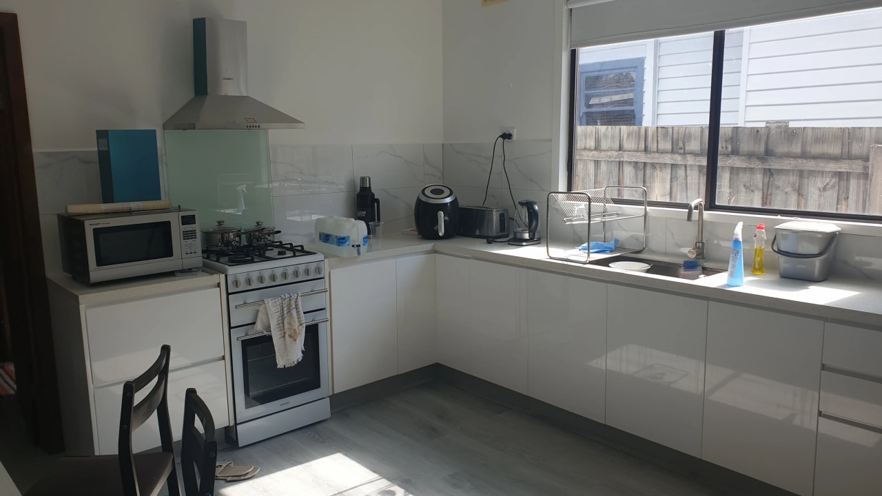 Room in a share house
