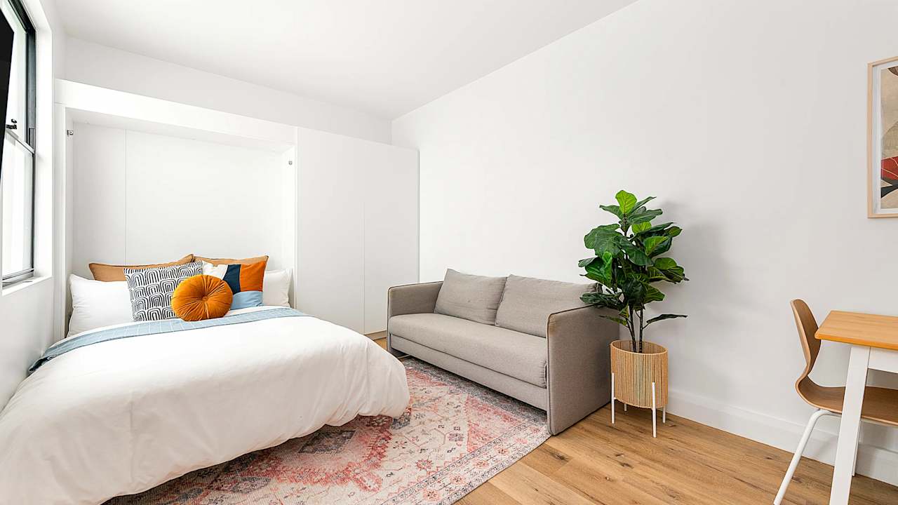 Room studio flat for rent