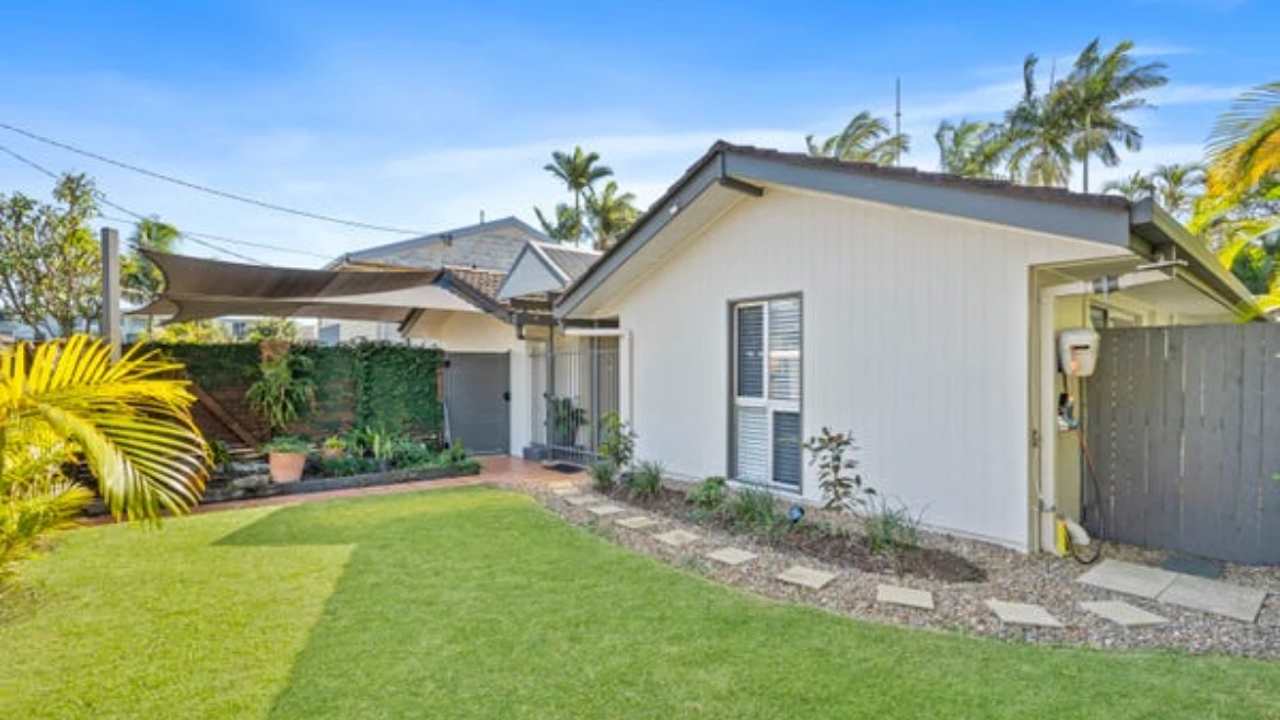 Unfurnished room with own bathroom