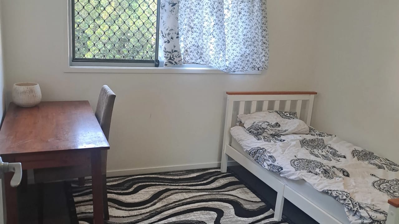 Room in a share house