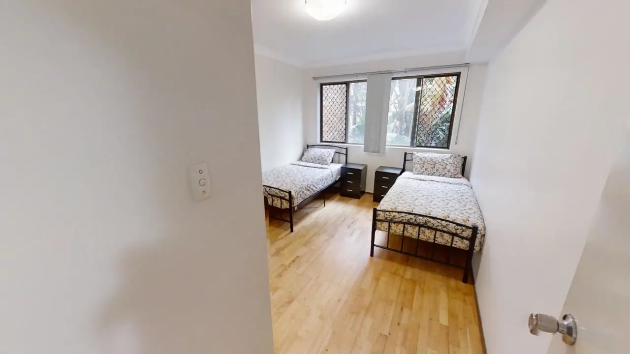 Furnished room in a flatshare