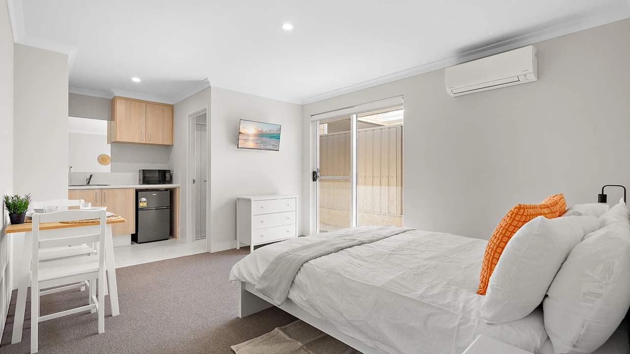 Furnished room with ensuite in a share house