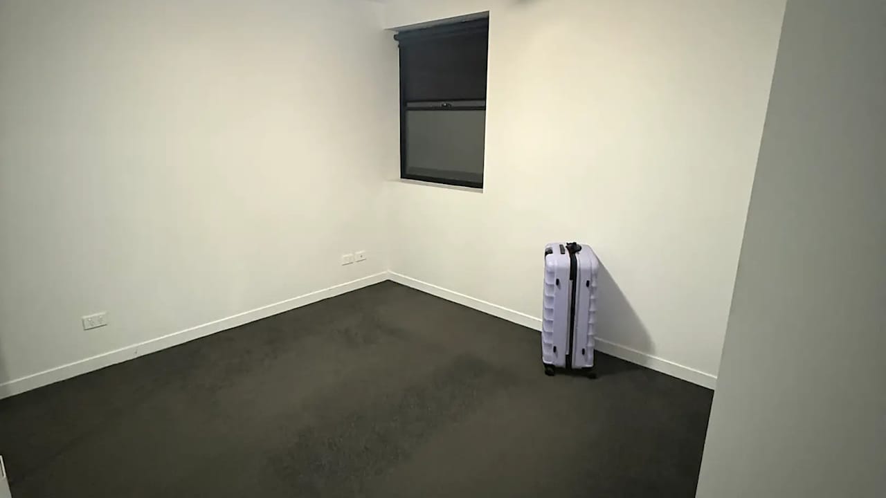 Unfurnished room with own bathroom